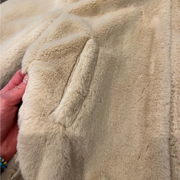 Zara faux fur full zip jacket - Picture 3 of 8